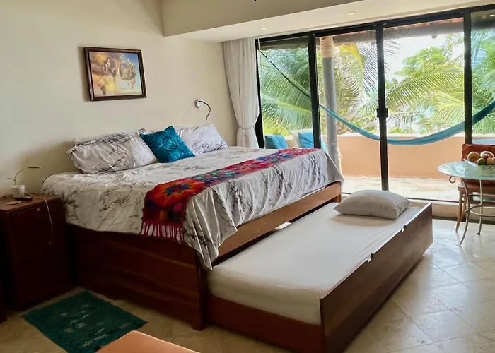Beachfront Hammock Heaven Apartment *