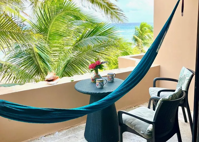Beachfront Hammock Heaven Apartment *