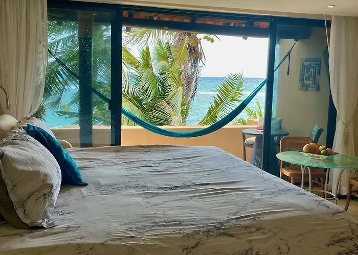 Beachfront Hammock Heaven Apartment *